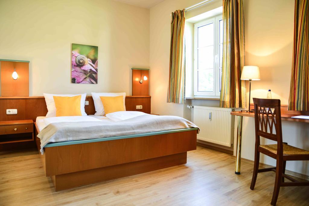 Boardinghouse Pfarrkirchen Hotel Bilik gambar
