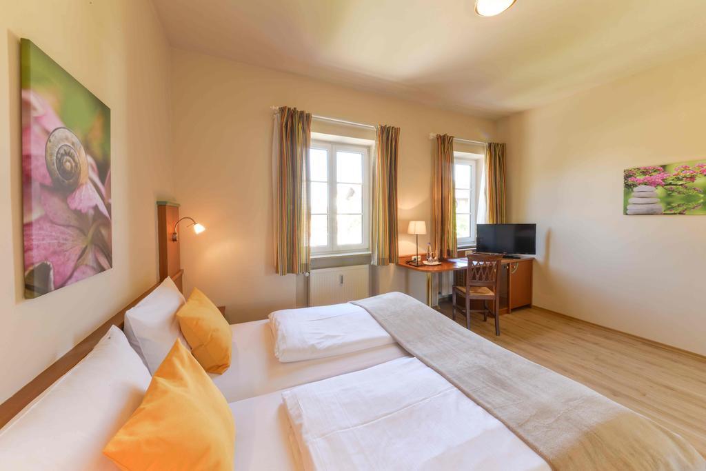 Boardinghouse Pfarrkirchen Hotel Bilik gambar